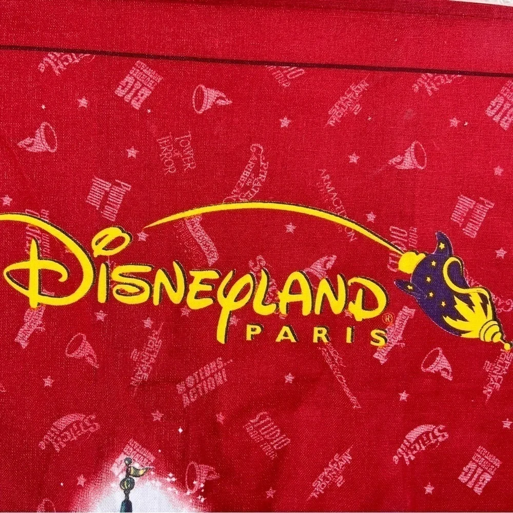 DISNEYLAND PARIS Souvenir Dish Towel.NWT.18”X 29”. Perfect for Disney Collector